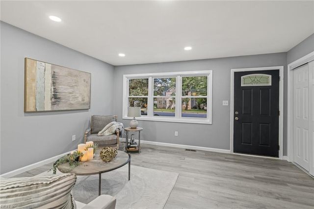 418 Fox Hill RD, Hampton, VA 23669