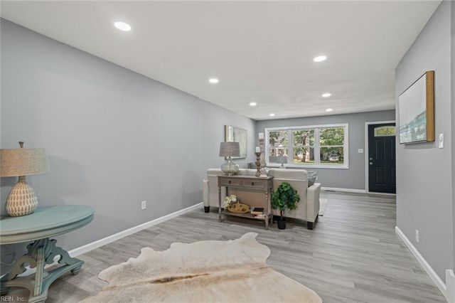 418 Fox Hill RD, Hampton, VA 23669