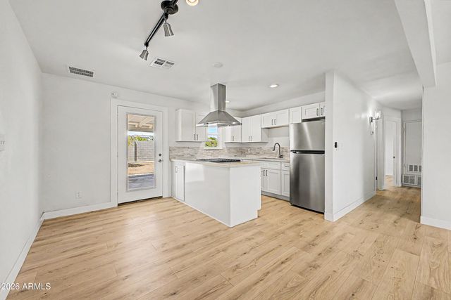 2526 W ORCHID Lane, Phoenix, AZ 85021