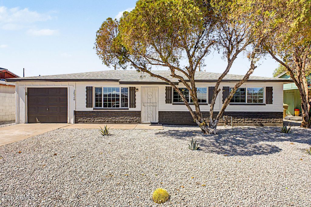 2526 W ORCHID Lane, Phoenix, AZ 85021