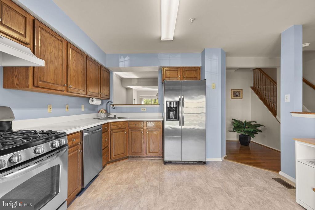 Image 10 of property listing at 7774 BLUEBERRY HILL LN, Ellicott City, MD 21043
