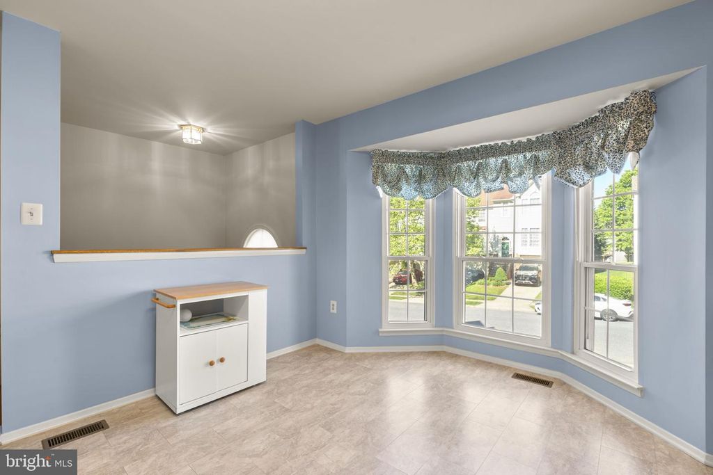 Image 12 of property listing at 7774 BLUEBERRY HILL LN, Ellicott City, MD 21043