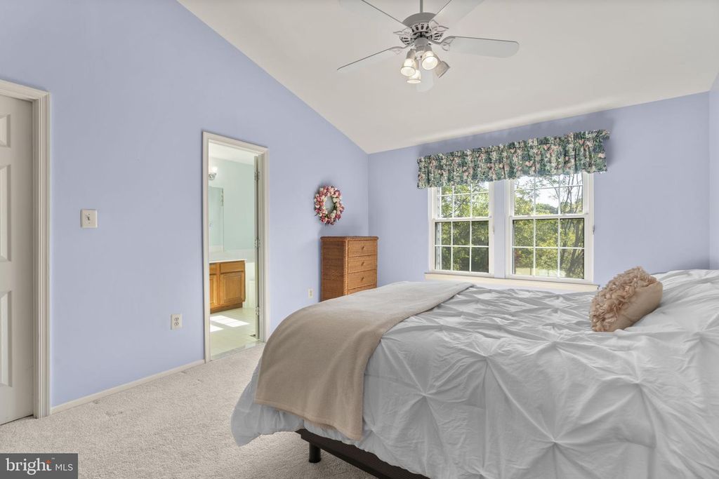 Image 15 of property listing at 7774 BLUEBERRY HILL LN, Ellicott City, MD 21043