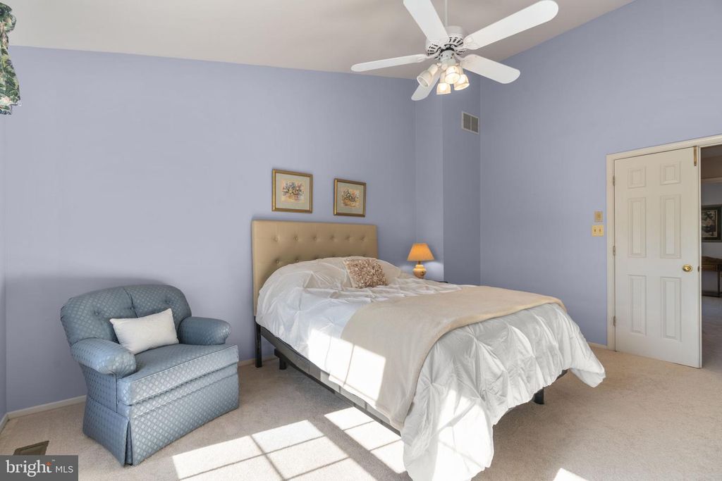 Image 16 of property listing at 7774 BLUEBERRY HILL LN, Ellicott City, MD 21043