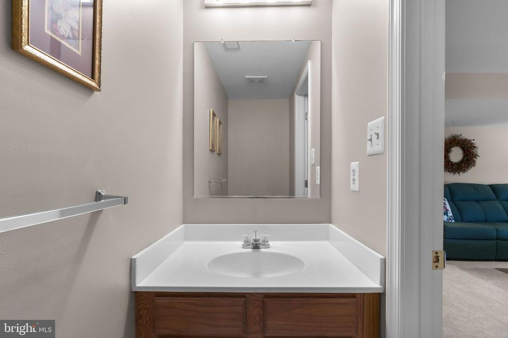 Image 25 of property listing at 7774 BLUEBERRY HILL LN, Ellicott City, MD 21043