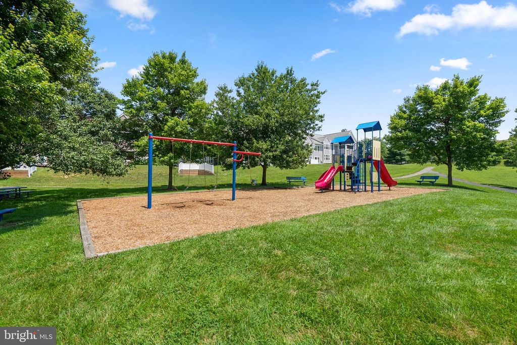 Image 30 of property listing at 7774 BLUEBERRY HILL LN, Ellicott City, MD 21043