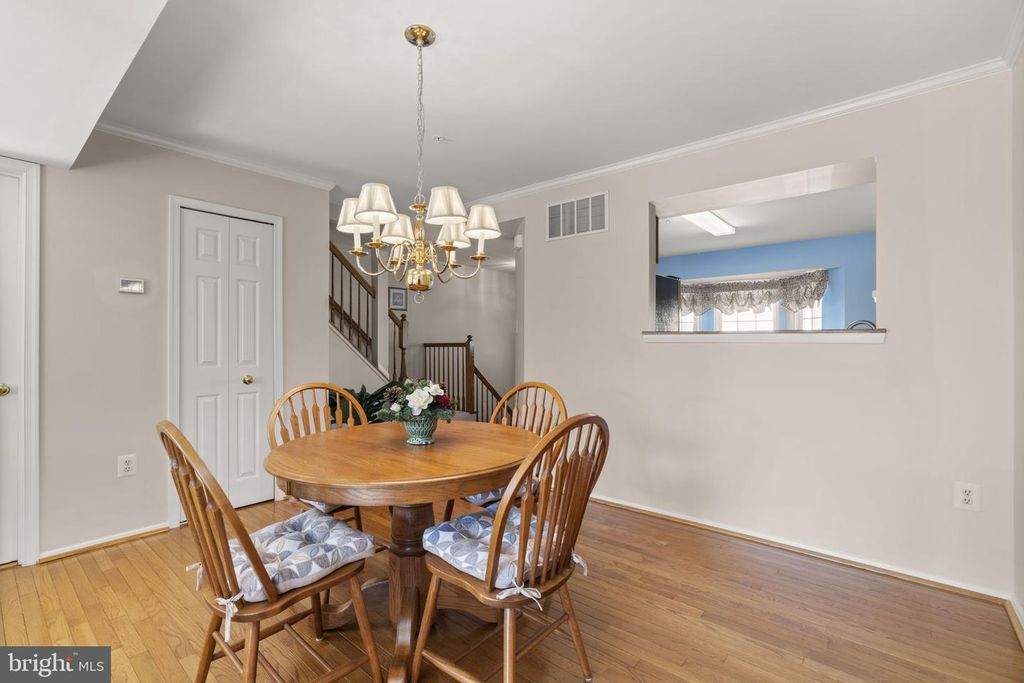Image 6 of property listing at 7774 BLUEBERRY HILL LN, Ellicott City, MD 21043