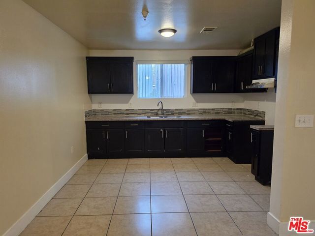 831 E 109th Street, Los Angeles, CA 90059