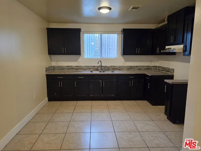 831 E 109th Street, Los Angeles, CA 90059