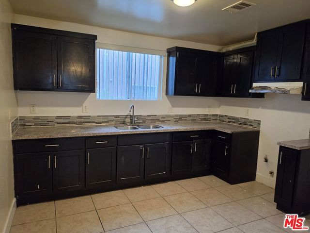 831 E 109th Street, Los Angeles, CA 90059