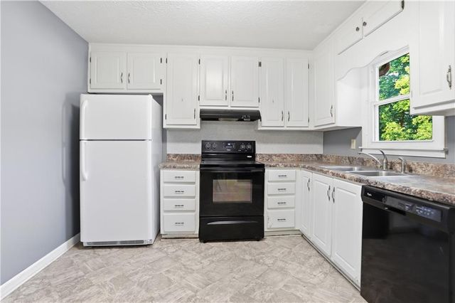 6742 Kellogg Drive, Acworth, GA 30102