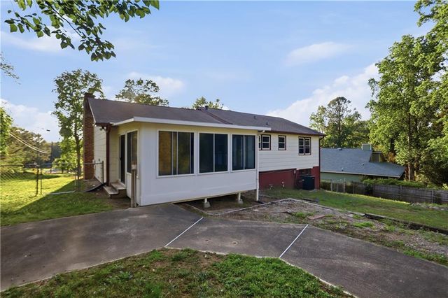 6742 Kellogg Drive, Acworth, GA 30102
