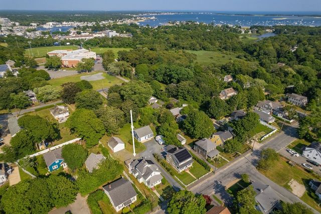 58 Chase St, Barnstable, MA 02601