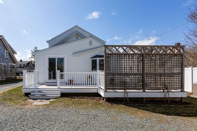 58 Chase St, Barnstable, MA 02601