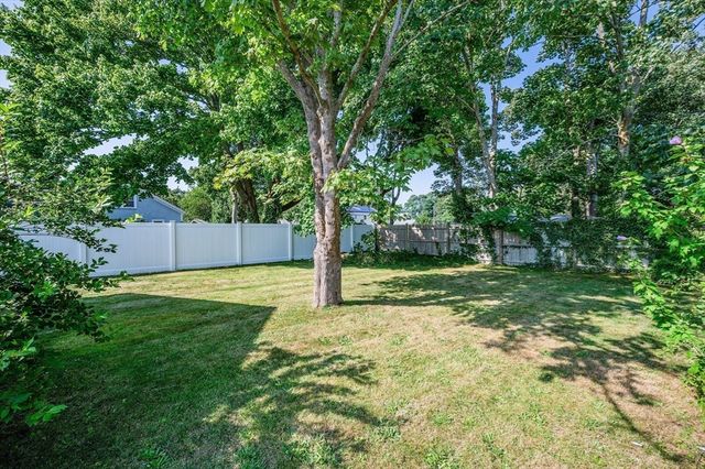 58 Chase St, Barnstable, MA 02601