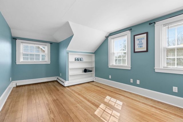 58 Chase St, Barnstable, MA 02601