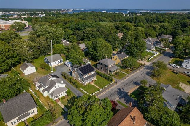 58 Chase St, Barnstable, MA 02601
