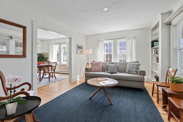 58 Chase St, Barnstable, MA 02601