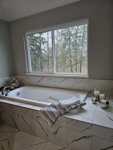 9620 Valley View Court, Saline, MI 48176