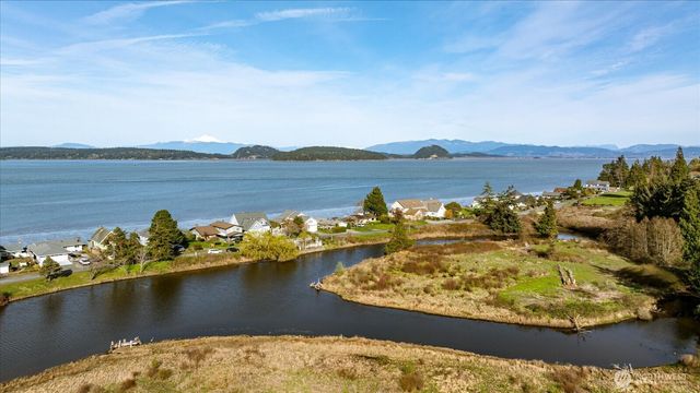 817 Shorecrest Drive, Oak Harbor, WA 98277