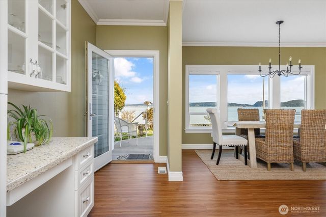 817 Shorecrest Drive, Oak Harbor, WA 98277