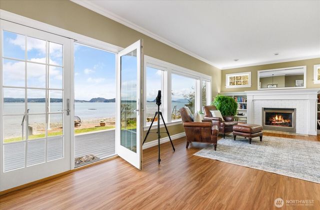 817 Shorecrest Drive, Oak Harbor, WA 98277