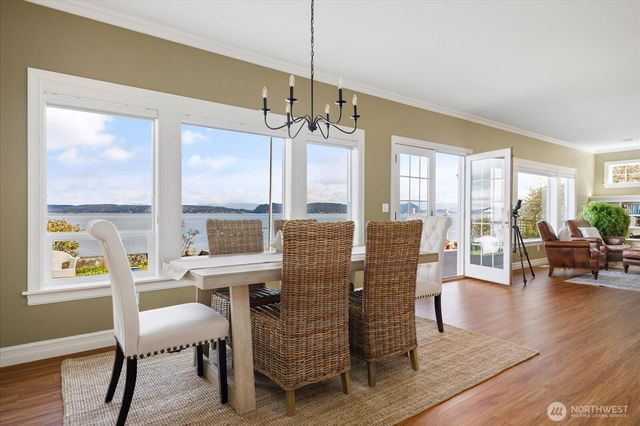 817 Shorecrest Drive, Oak Harbor, WA 98277