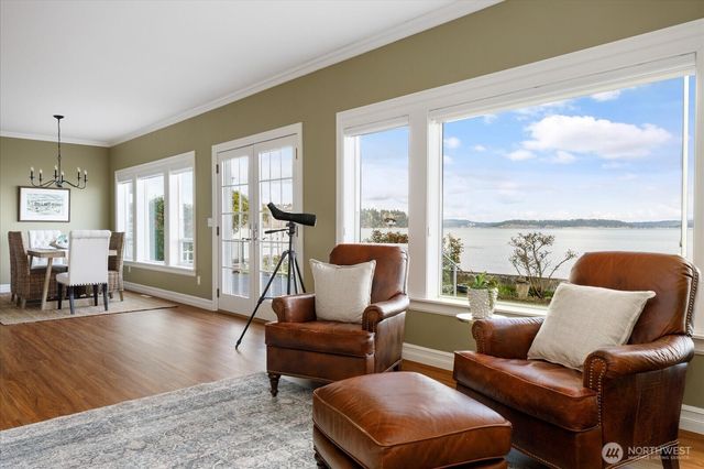 817 Shorecrest Drive, Oak Harbor, WA 98277