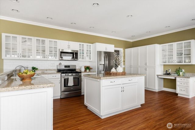817 Shorecrest Drive, Oak Harbor, WA 98277
