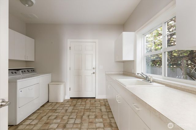 817 Shorecrest Drive, Oak Harbor, WA 98277