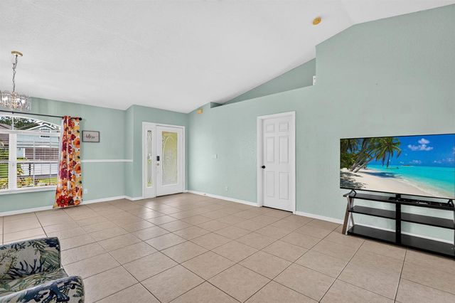 1009 SW FENWAY Road, Port St. Lucie, FL 34953