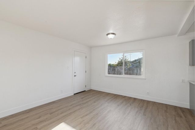 21465 S Wyatt Avenue, Riverdale, CA 93656