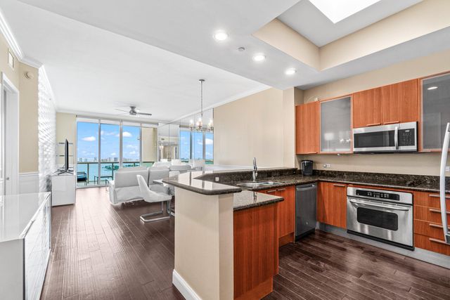 2650 Lake Shore Drive 2403, Riviera Beach, FL 33404