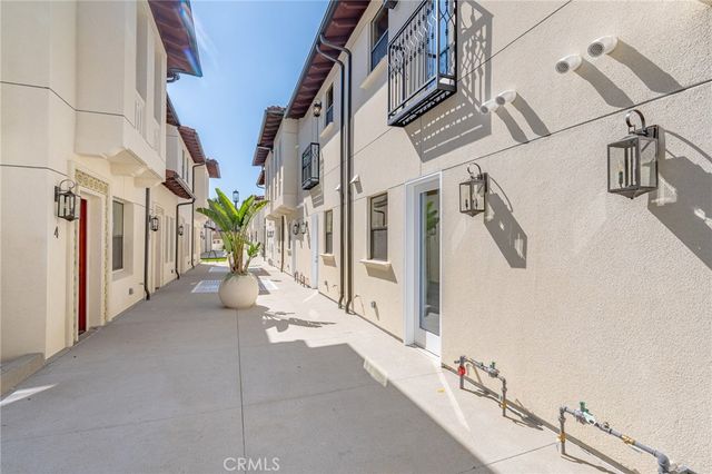 150 N New Ave 5, Monterey Park, CA 91755