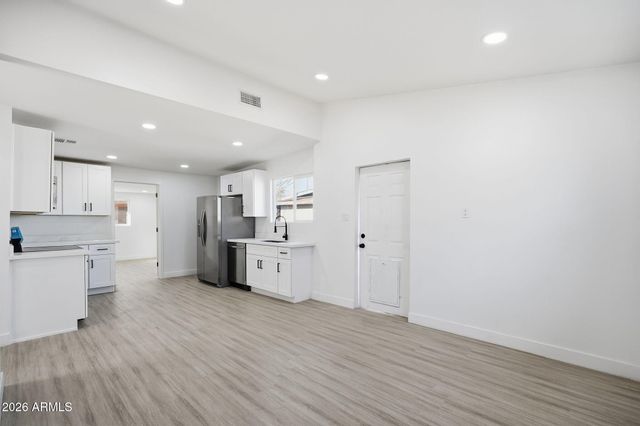 3917 W LINCOLN Street, Phoenix, AZ 85009