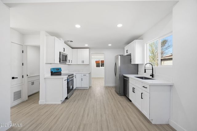 3917 W LINCOLN Street, Phoenix, AZ 85009