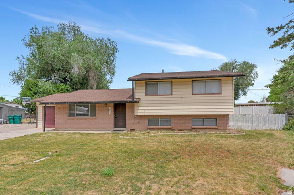 1896 CLIFF PL, Layton, UT 84041
