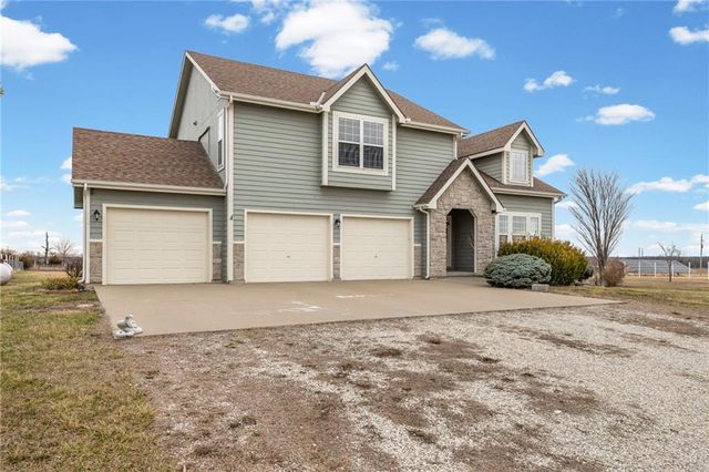 2090 N 900th Road, Eudora, KS 66025