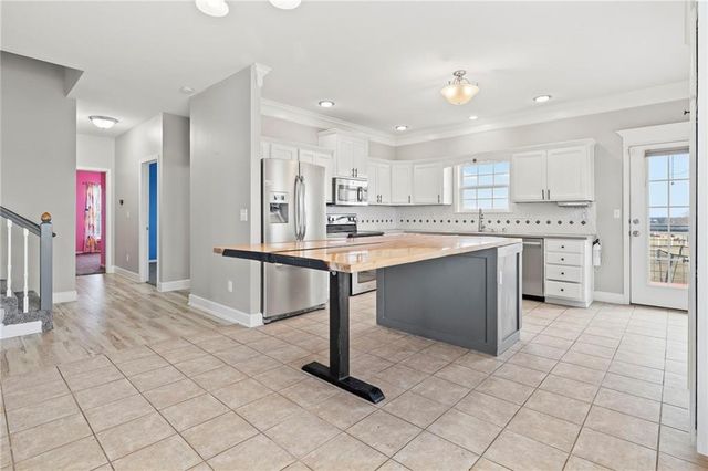 2090 N 900th Road, Eudora, KS 66025