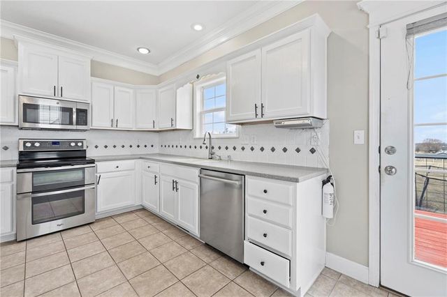 2090 N 900th Road, Eudora, KS 66025