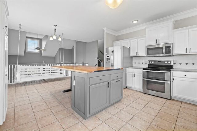 2090 N 900th Road, Eudora, KS 66025