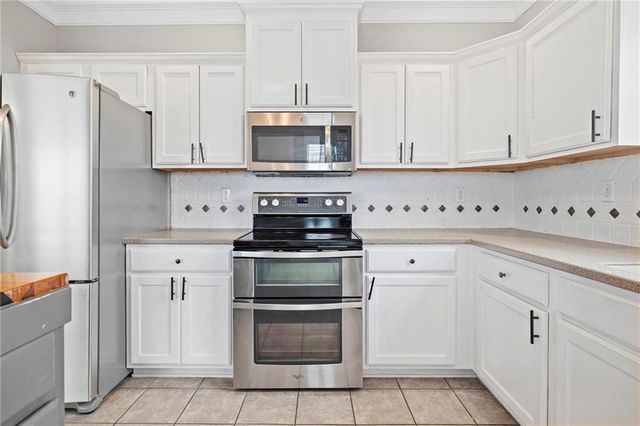 2090 N 900th Road, Eudora, KS 66025