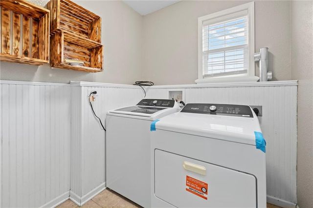 2090 N 900th Road, Eudora, KS 66025