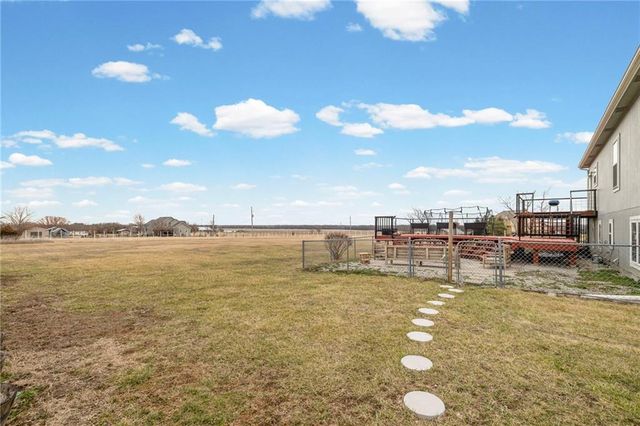2090 N 900th Road, Eudora, KS 66025
