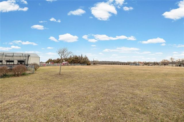 2090 N 900th Road, Eudora, KS 66025