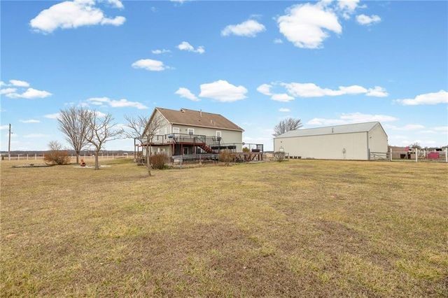 2090 N 900th Road, Eudora, KS 66025