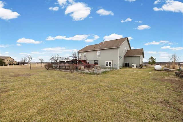 2090 N 900th Road, Eudora, KS 66025