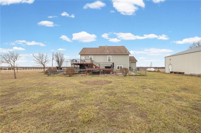 2090 N 900th Road, Eudora, KS 66025