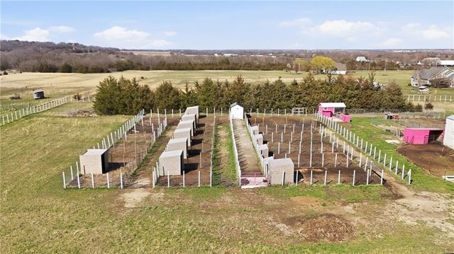 2090 N 900th Road, Eudora, KS 66025