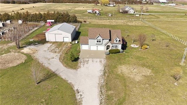 2090 N 900th Road, Eudora, KS 66025